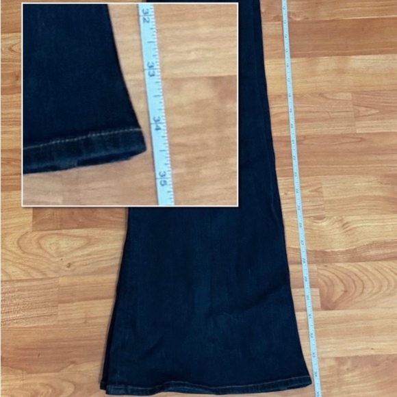 NWT J Brand Mid-Rise Bell Bottom Jeans | Size 29 - Picture 8 of 8